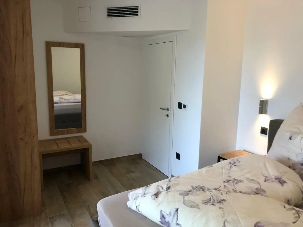 Apartment Beni 诺维·维诺多尔斯基