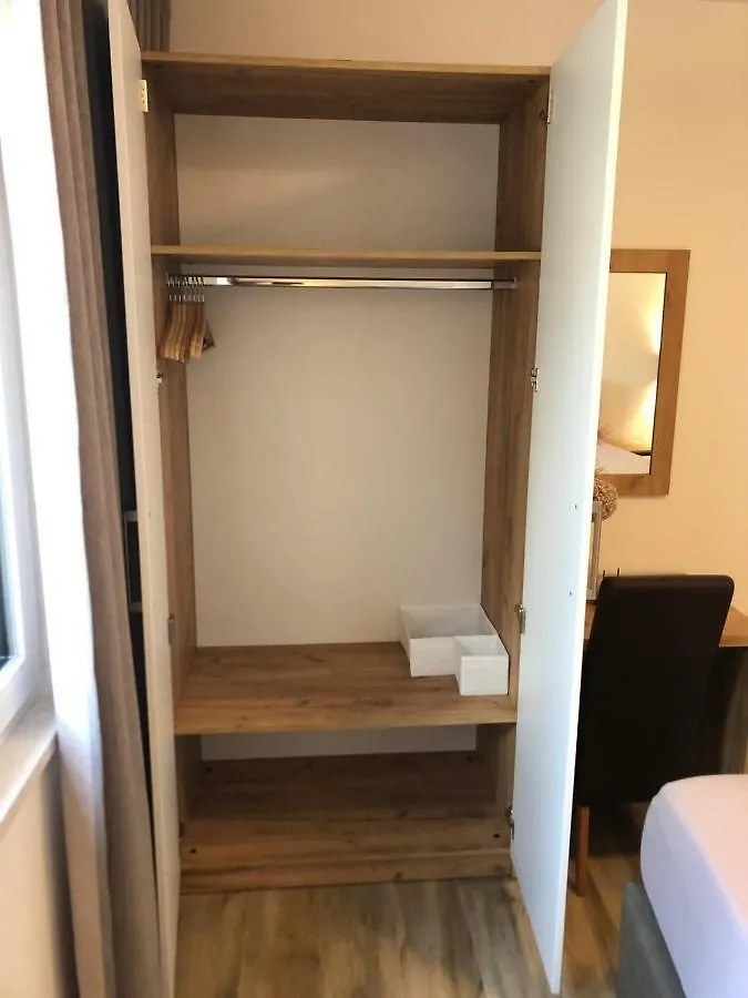 Apartment Beni 诺维·维诺多尔斯基